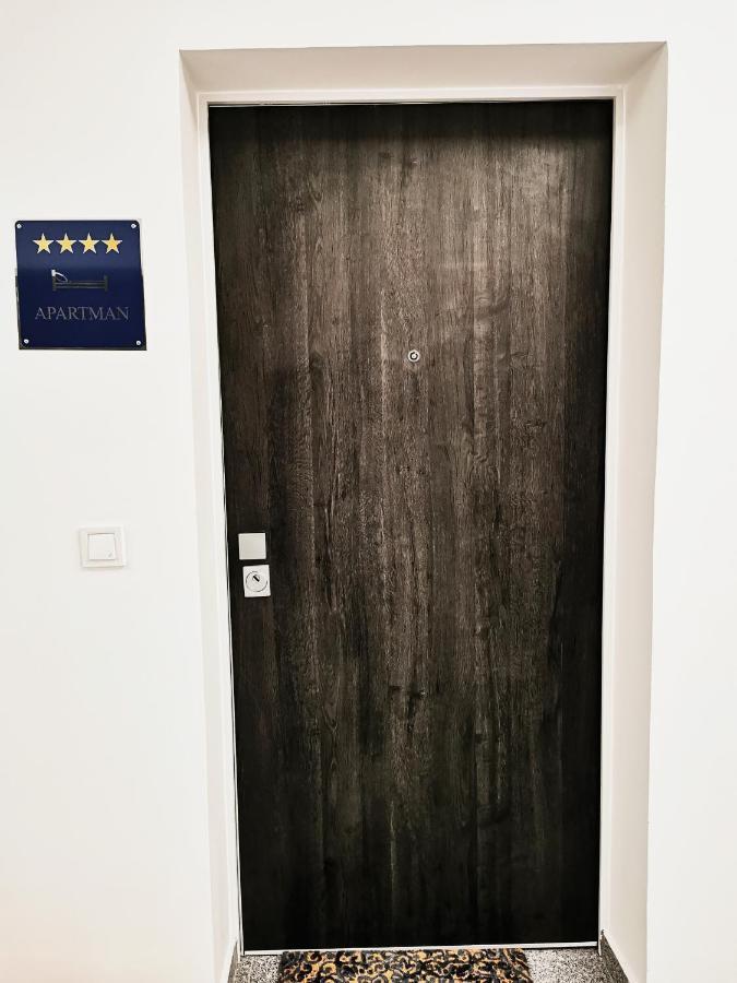 Apartman Angel Осиек Экстерьер фото
